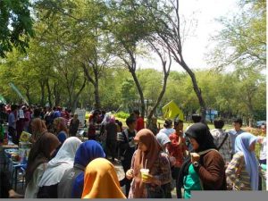 BEM FTI Gelar KWU Fair