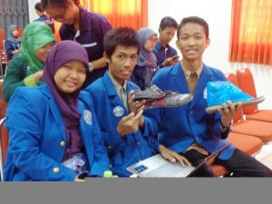 Sambut Musim Hujan dengan Sepatu Multifungsi