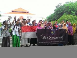 Mengenang Gus Dur Dengan ITS Bersarung