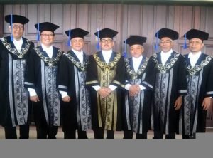 Toga Cantik Senat di Wisuda 111