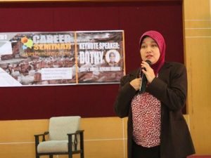 Bekali Mahasiswa Semester Akhir Dengan Seminar Karir