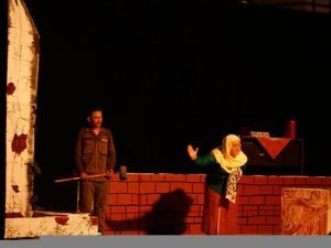Pentas Tugu Gambarkan Realitas Kondisi Kekinian