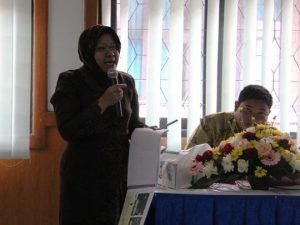 Sambangi ITS, Risma Jadi Penguji Sidang