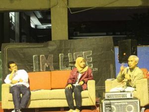 Yang Terpenting Bukan Sekolah, Melainkan Belajar