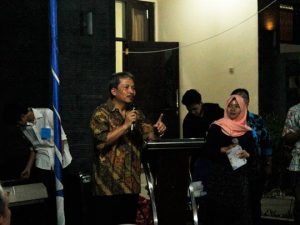 Joni Ajak Mahasiswa Asing Kumpul Bareng