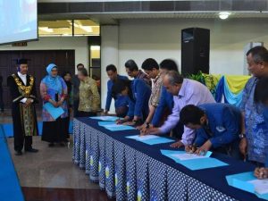 Ketua Himpunan Tandatangani Pakta Integritas OKKBK