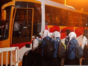 Jamaah Shubuh Manfaatkan Bus Menuju MMI