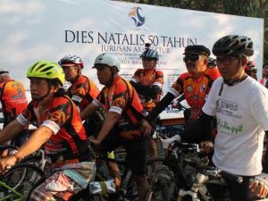 Bernostalgia, Alumni Arsitektur Gowes Keliling Surabaya