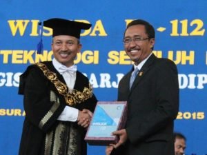 Sebelum Lepas Wisudawan, Rektor ITS Beri Wejangan