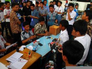 Robot Juga Beraksi di ITS Expo