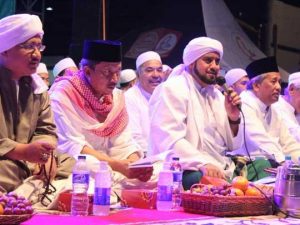 Habib Syeikh Selimuti ITS dengan Shalawat