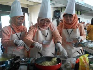 Lomba Masak Semarakkan HUT Dharma Wanita ITS