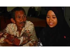 Raih Cumlaude di Malaysia, Heni Pilih Balik Kandang ke Surabaya
