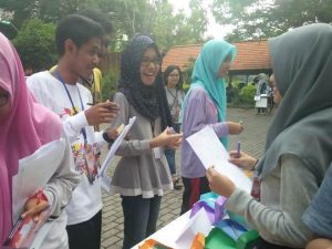 Manifest, Cara Unik Mengenal Dunia Bisnis