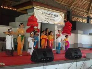 Lestarikan Budaya, dengan  Lomba Busana Adat
