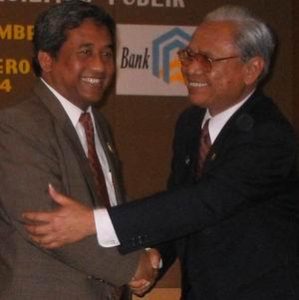 DIREKTUR  PT BANK BTN SERAHKAN KUNCI MOBIL
