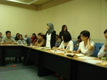 O‘g‘illariga tanasini ko‘rsatayotgan onaning videosi