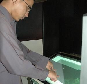 Aplikasi Multitouch Juara I di EEPIS Final Project Competition 2009