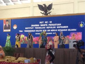 Lomba Stan Meriah Ramaikan HUT Dharma Wanita