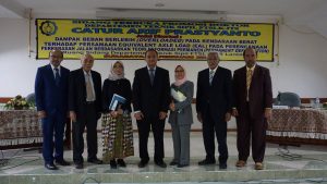 Teliti Kerusakan Jalan, Dosen Ini Raih Gelar Doktor