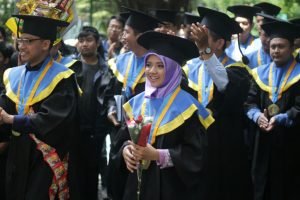 Teknik Elektro ITS Luluskan 87 Wisudawan Unggul