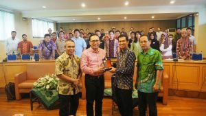 MMT ITS Gelar Kuliah Tamu Strategi Manajemen Perubahan