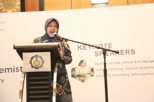 Tri Rismaharini Beri Inspirasi 100 Saintis Perempuan Indonesia