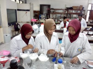 Tawarkan Solusi Limbah Tekstil Agar Aman Dibuang