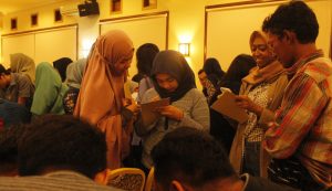 Rajut Pertemanan Maba MMT Melalui Outbound