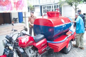 Teknik Kelautan ITS Hibahkan Pemadam Kebakaran Mini