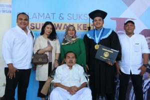 Anak Mat Solar Jadi Wisudawan Berprestasi di ITS