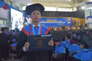 Tetap Hadiri Wisuda Meski Belum Sepenuhnya Pulih