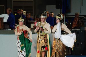 Unik, ITS Helat Pagelaran Wayang dengan Lakon Dewan Profesor