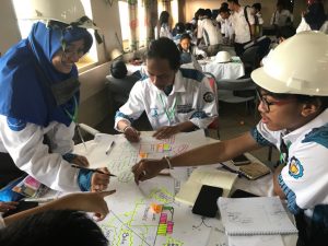 Berlayar 30 Jam, Mahasiswa ITS Kuliah di Kapal