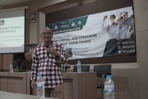 Manajemen Bisnis ITS Wadahi Diskusi Perkembangan Bisnis Masa Kini