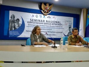 Hadapi Revolusi Industri, Pustakawan Harus Tingkatkan Kompetensi