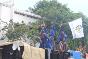 KM ITS Gelar Aksi Peringati Hari Pahlawan
