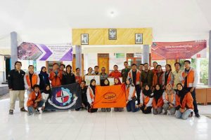 Mahasiswa ITS Bekali Warga Cara Mitigasi Becana Longsor