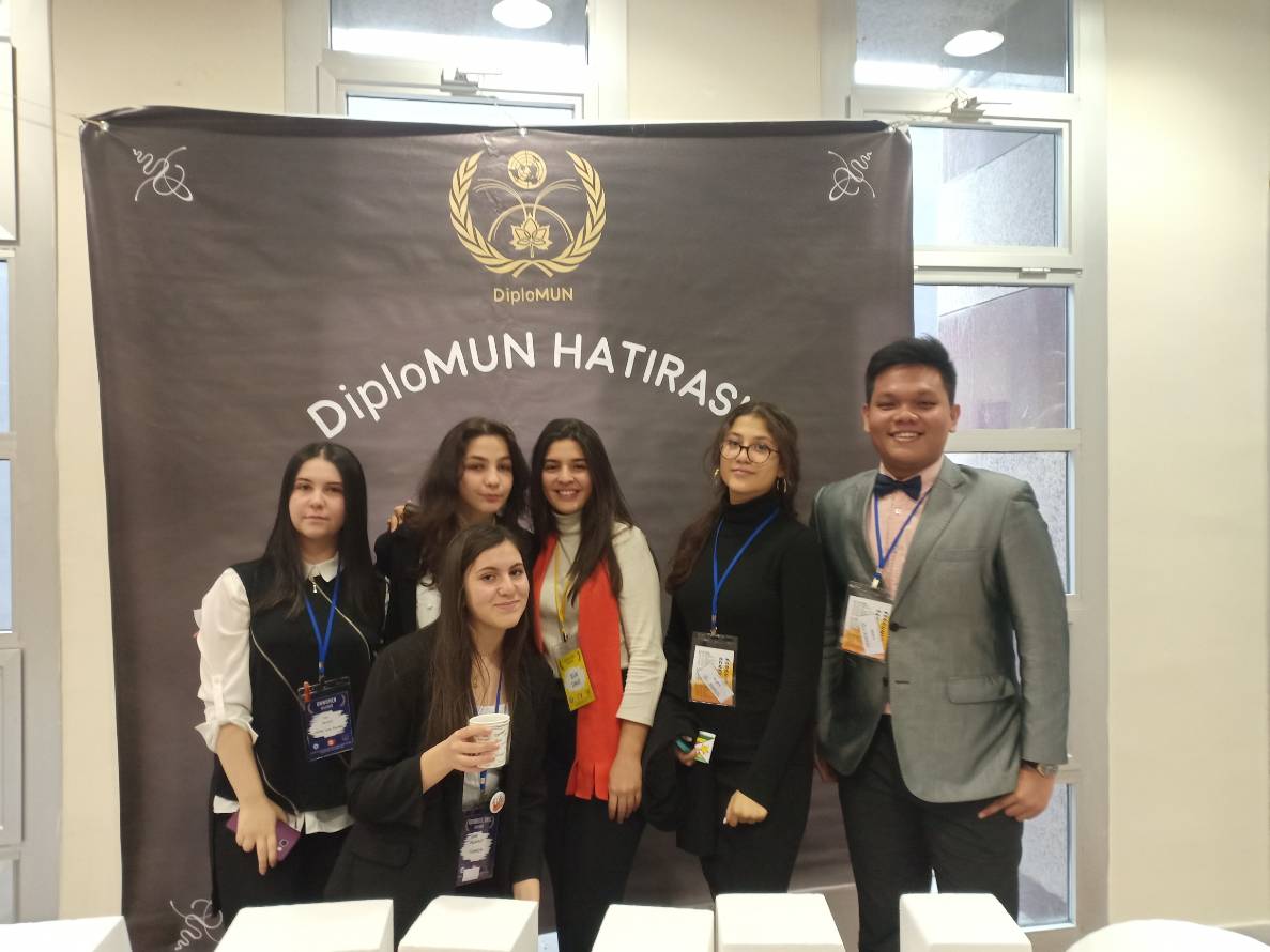 It uslubidagi yalangoch dumbalarning fotosuratlari It uslubidagi yalangoch dumbalarning fotosuratlari