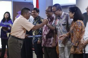 ITS Apresiasi Dosen dan Tendik Purna Tugas