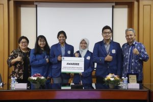 Schneider Electric Awarded Scholarship to ITS Outstanding Students