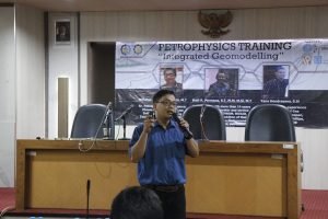 Kuatkan Teknologi Pemodelan Batu, Geofisika ITS Gelar Pelatihan
