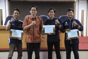 Kaya Prestasi, ITS Apresiasi Tim Mobil Hemat Energinya