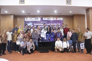 How Industry 4.0 and Society 5.0 Help Create Prosperity