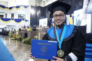 Kisah 11 Tahun Candra Menjadi Mahasiswa ITS