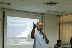 Cerdaskan Masyarakat, ITS Sosialisasikan Fenomena Semburan Lumpur