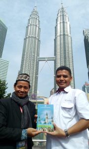 Dosen ITS Luncurkan Buku Tantangan Islam di Indonesia