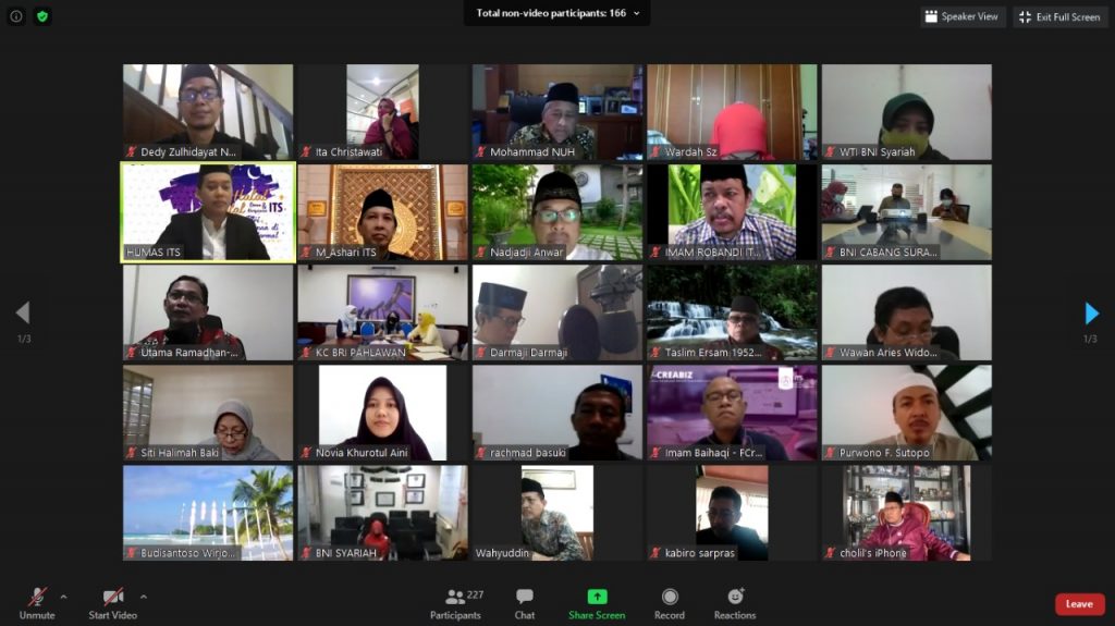 Keluarga Besar ITS dalam acara Halal Bihalal Keluarga Besar ITS 2020 yang digelar kali pertama secara daring Keluarga-Besar-ITS-dalam-acara-Halal-Bihalal-Keluarga-Besar-ITS-2020-yang-digelar-kali-pertama-secara-daring