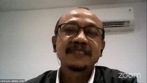 Ketua DPP INKINDO Jawa Timur, Ir Adi Prawito MM MT memberikan sambutan pada webinar