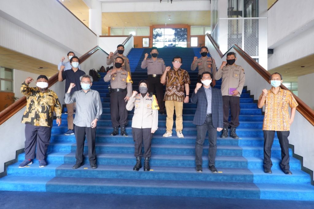 Bersama Polres Tanjung Perak, ITS Kembangkan Aplikasi Pemantau Covid-19